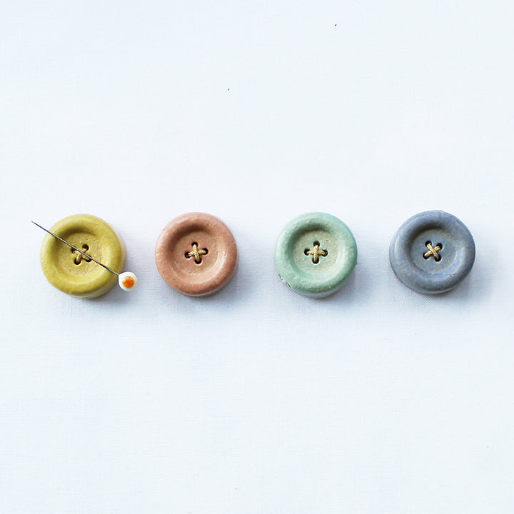 信楽焼のボタンマグネット