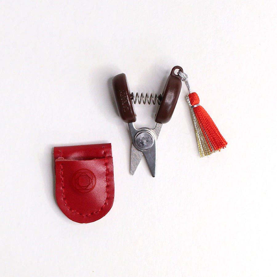 【数量限定・予約B:入荷11月下旬】豆道具入れのお裁縫セット あか